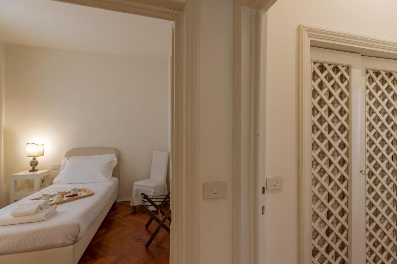 Seta Spacious Next To The Duomo * Florenz