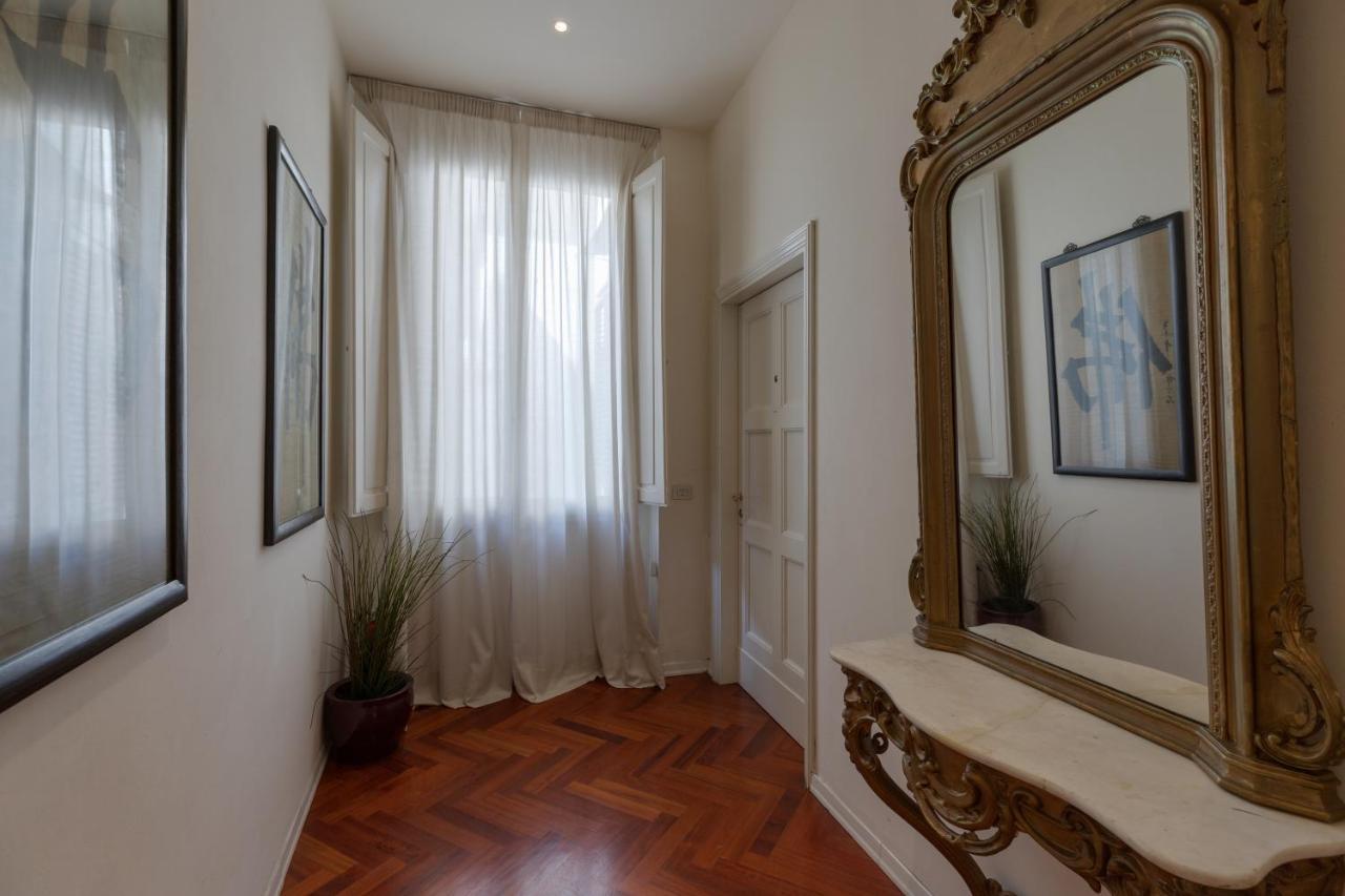 Seta Spacious Next To The Duomo * Florenz
